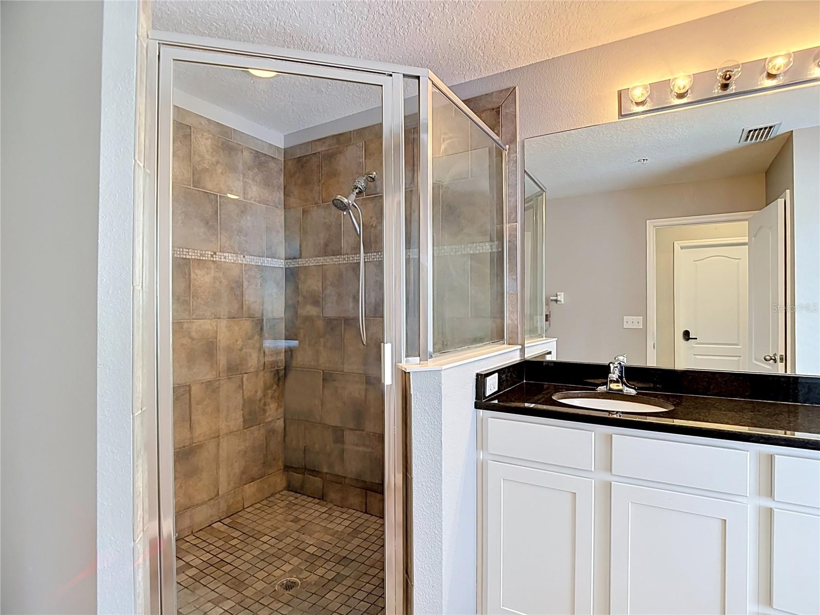8615 ANDALUCIA FIELD DR, TAMPA, FL, 33637