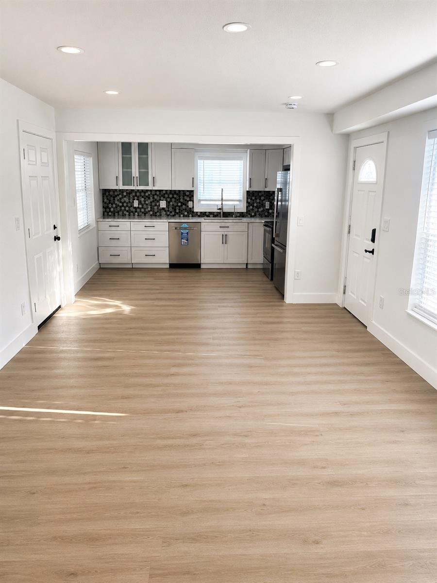 4011 HELENA ST NE, ST PETERSBURG, FL, 33703
