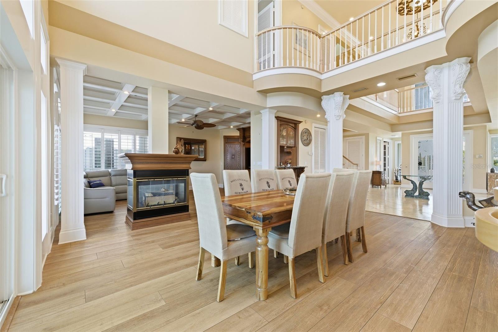 24 N PINE CIR, BELLEAIR, FL, 33756