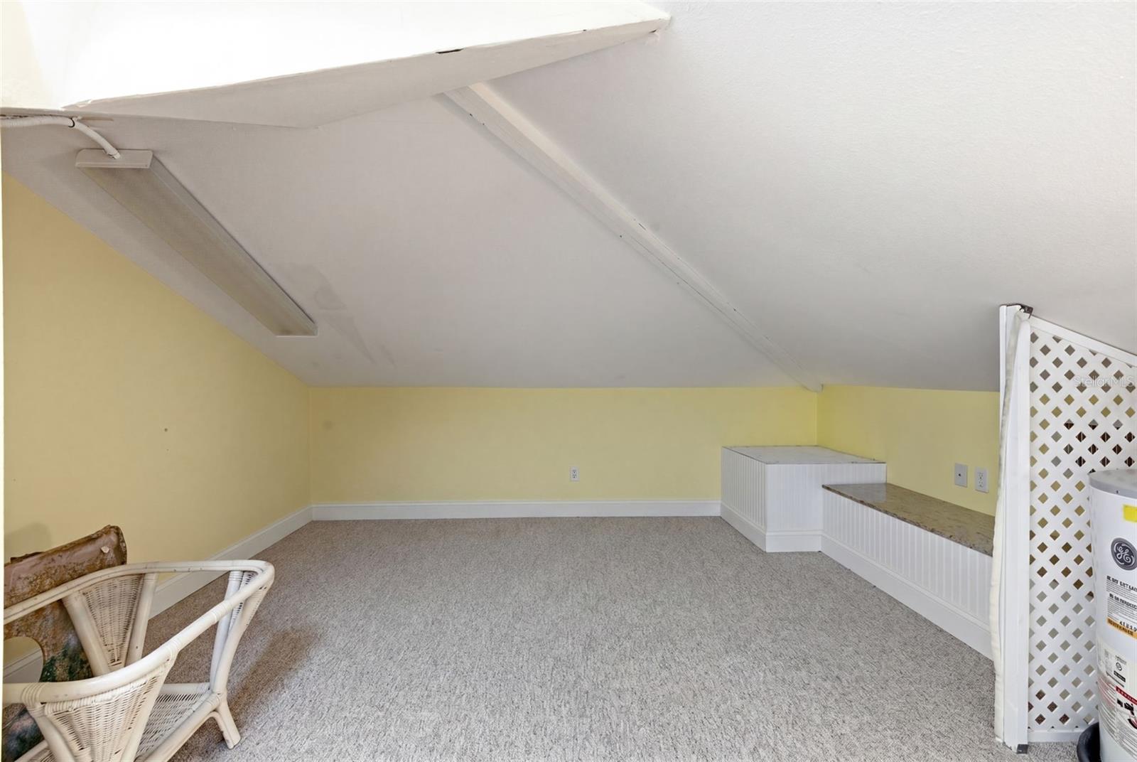 24 N PINE CIR, BELLEAIR, FL, 33756