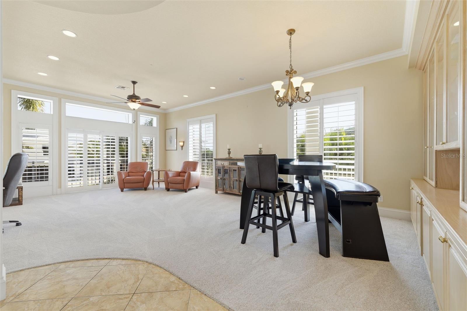 24 N PINE CIR, BELLEAIR, FL, 33756