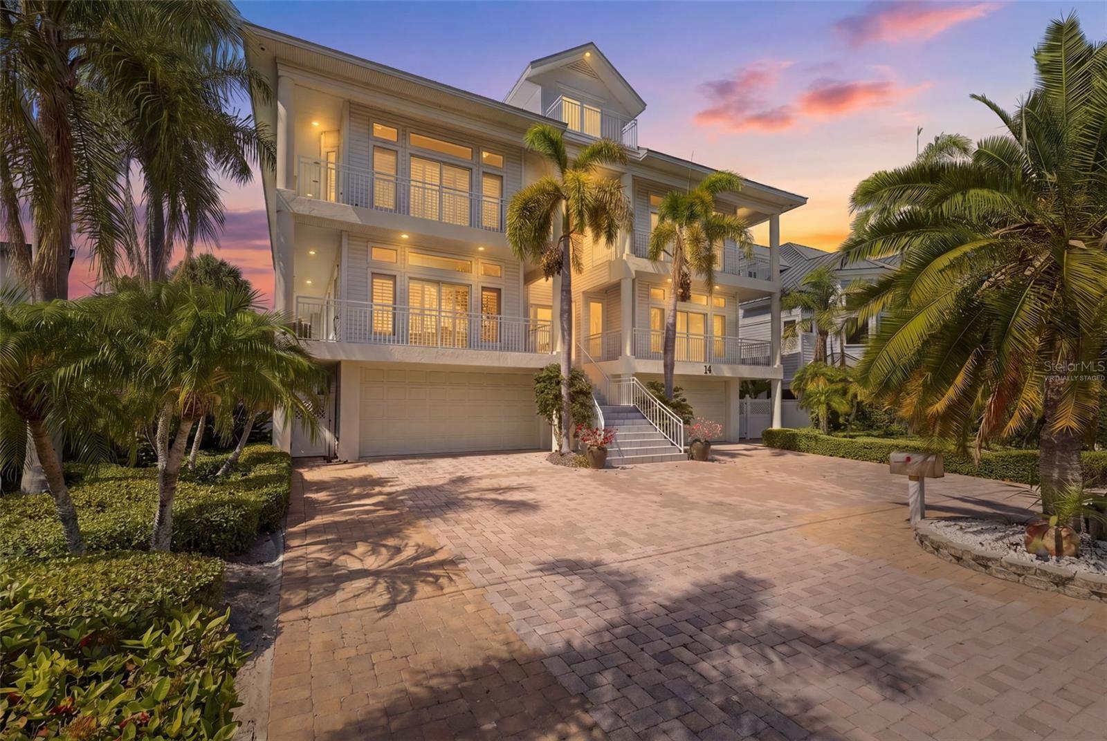 24 N PINE CIR, BELLEAIR, FL, 33756