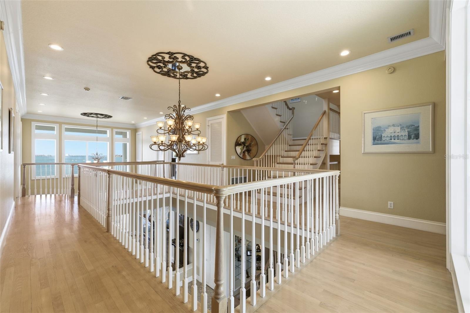 24 N PINE CIR, BELLEAIR, FL, 33756