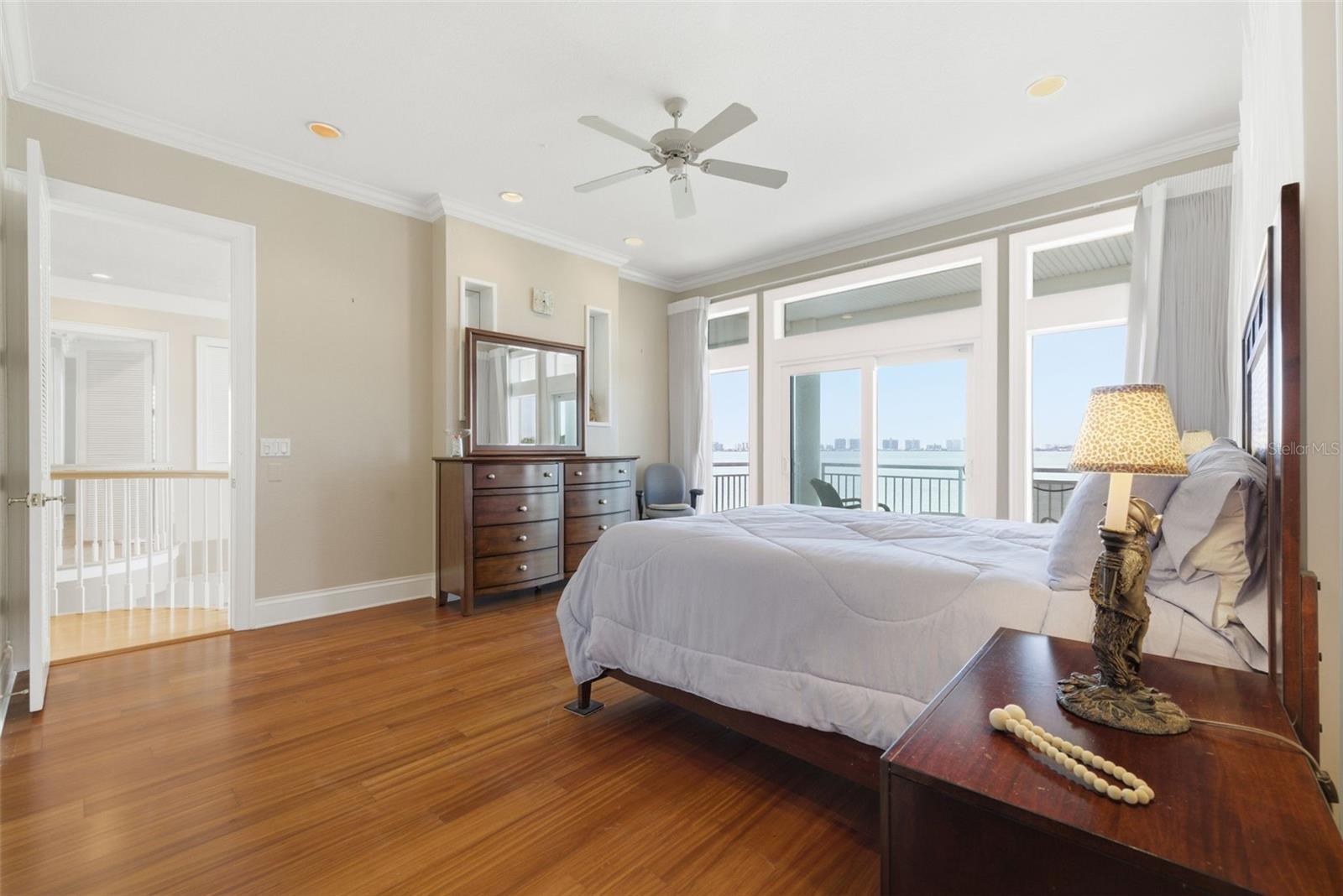 24 N PINE CIR, BELLEAIR, FL, 33756