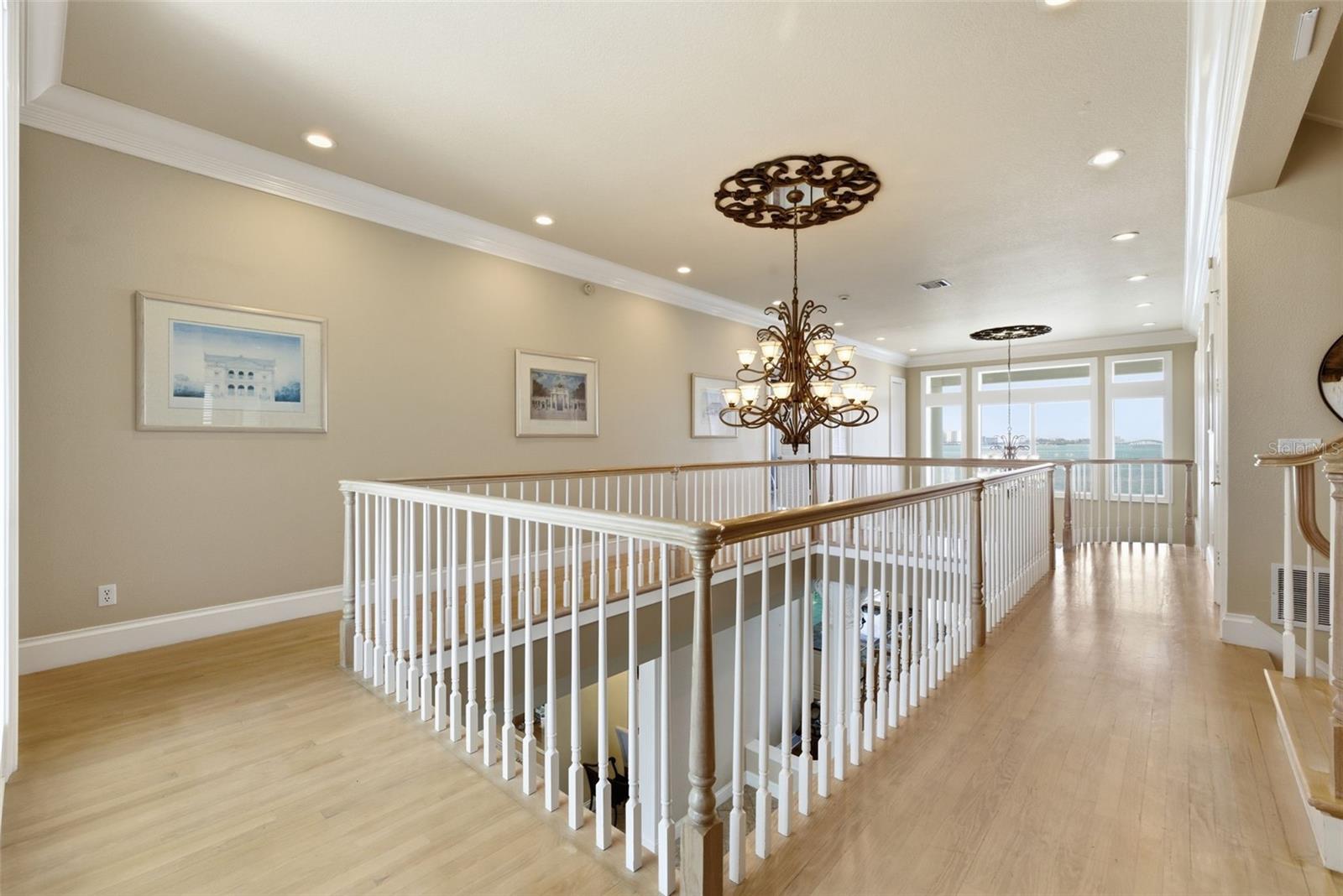 24 N PINE CIR, BELLEAIR, FL, 33756