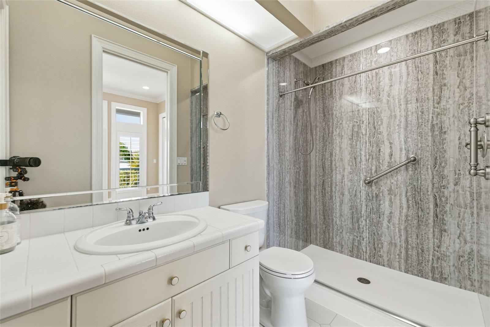 24 N PINE CIR, BELLEAIR, FL, 33756