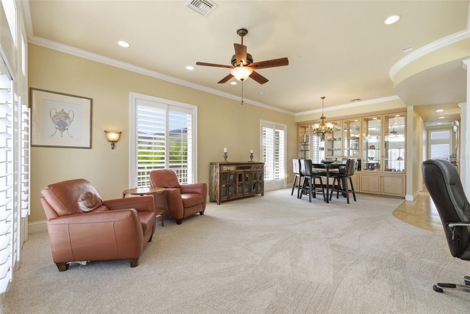 24 N PINE CIR, BELLEAIR, FL, 33756