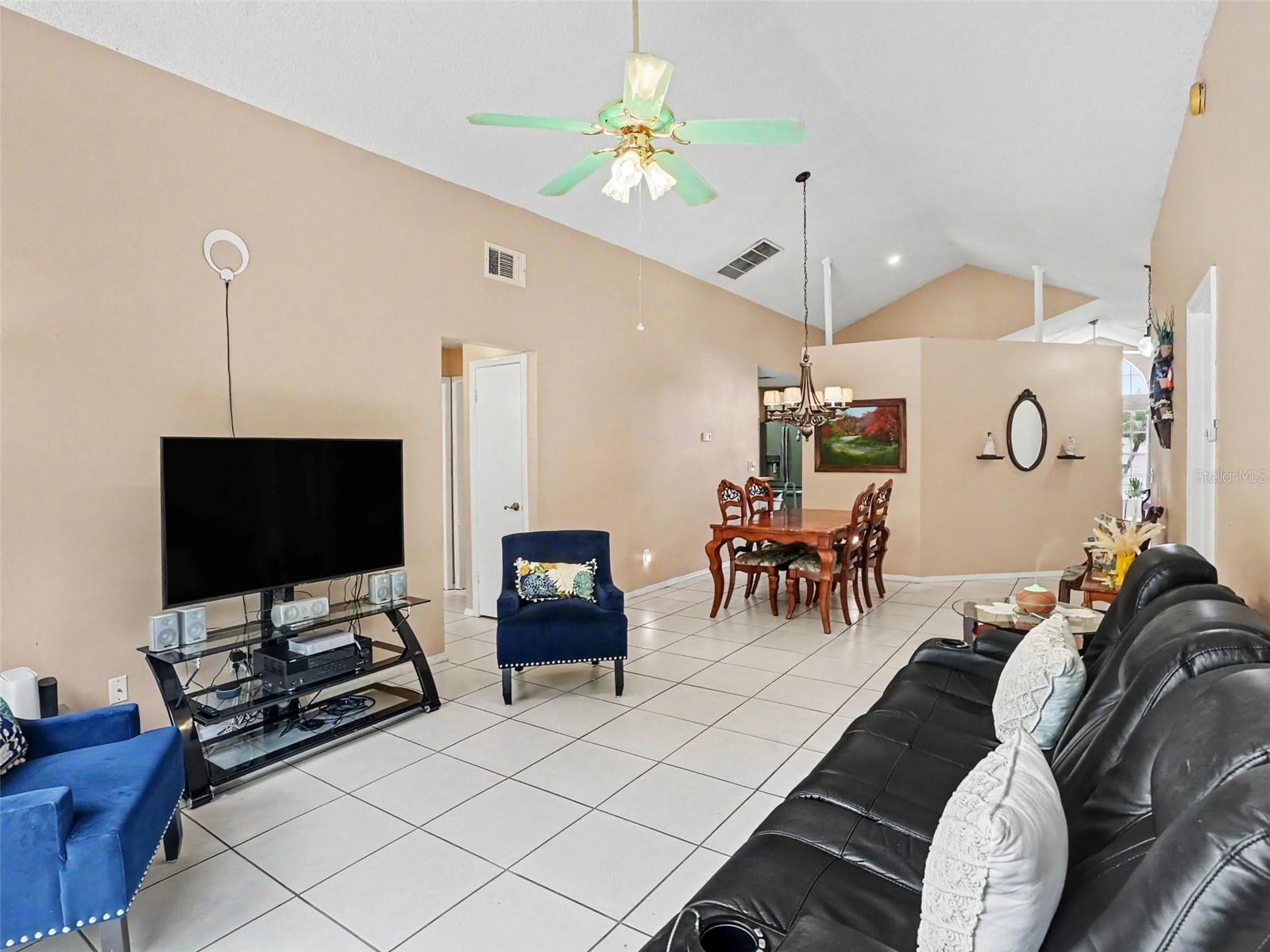 184 CORAL REEF CIR, KISSIMMEE, FL, 34743