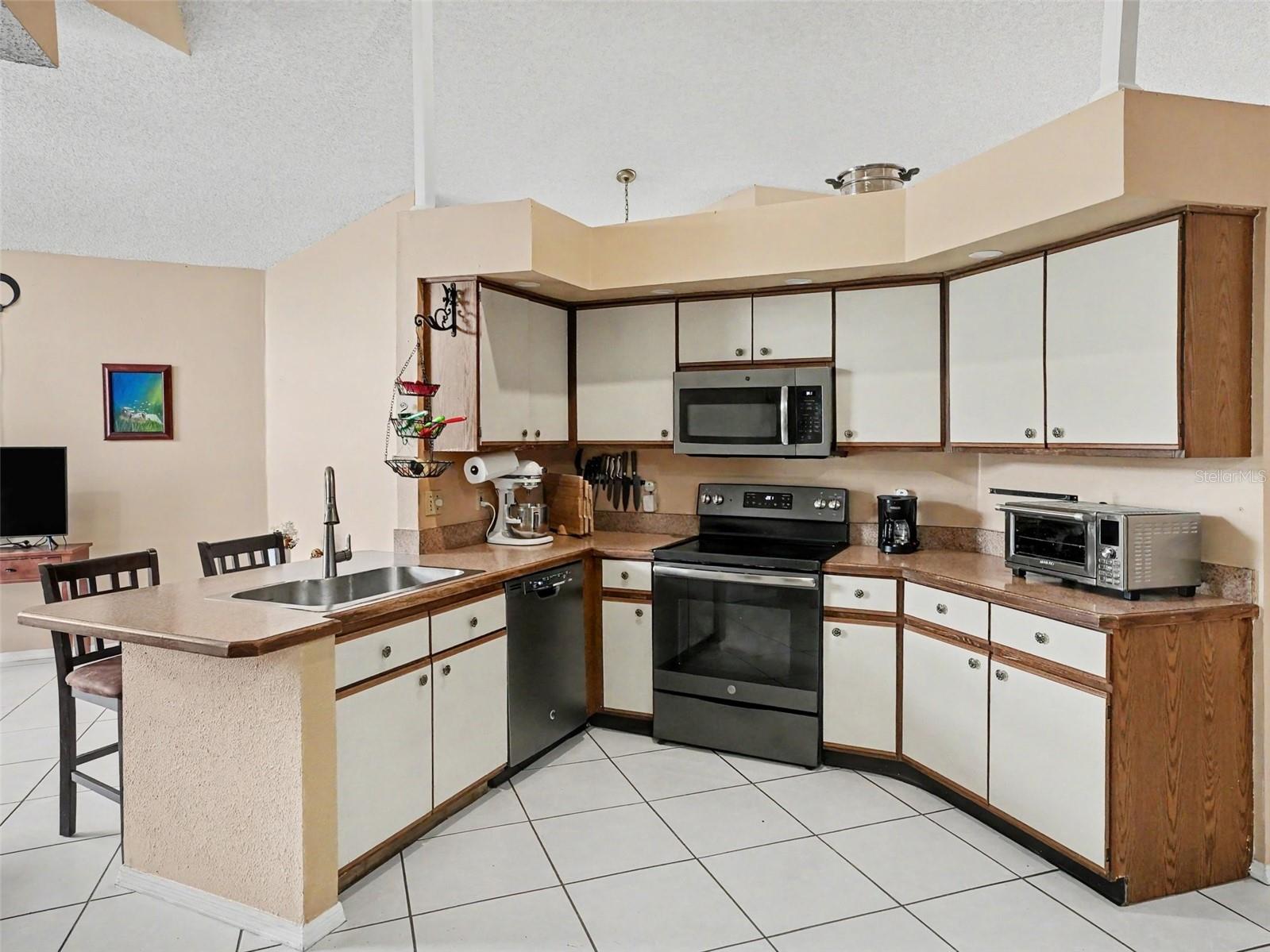 184 CORAL REEF CIR, KISSIMMEE, FL, 34743