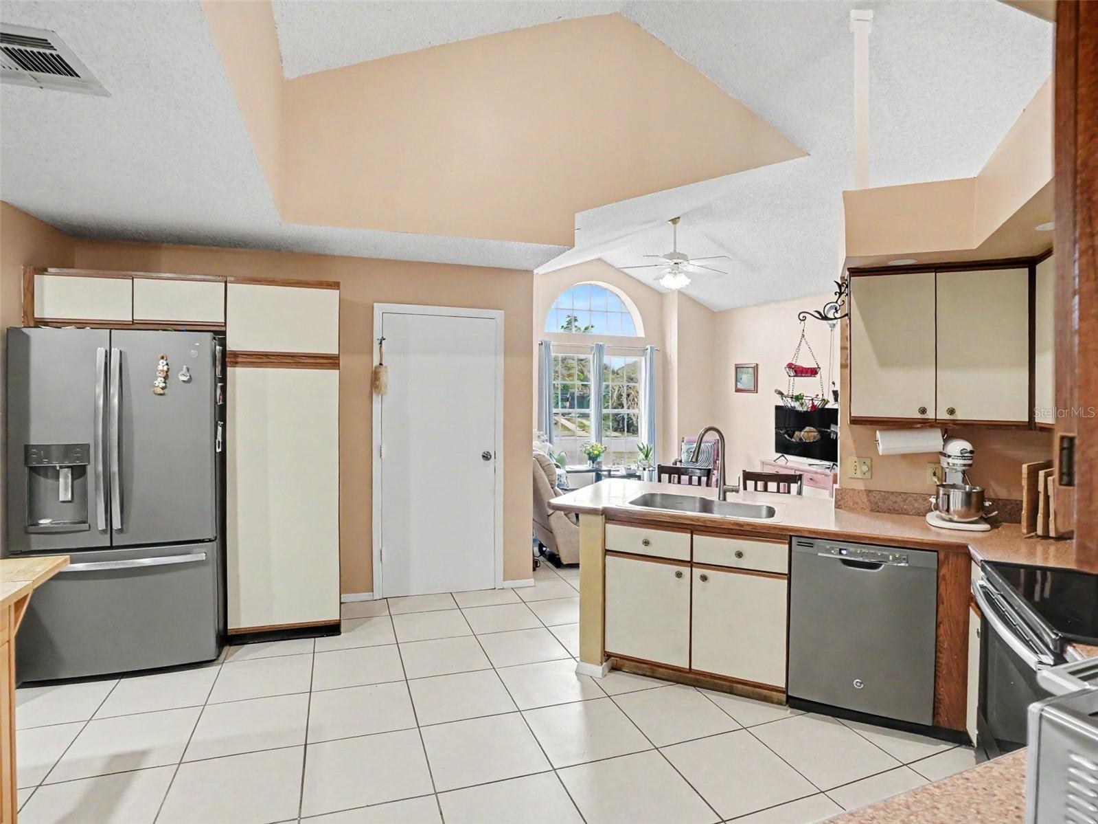 184 CORAL REEF CIR, KISSIMMEE, FL, 34743