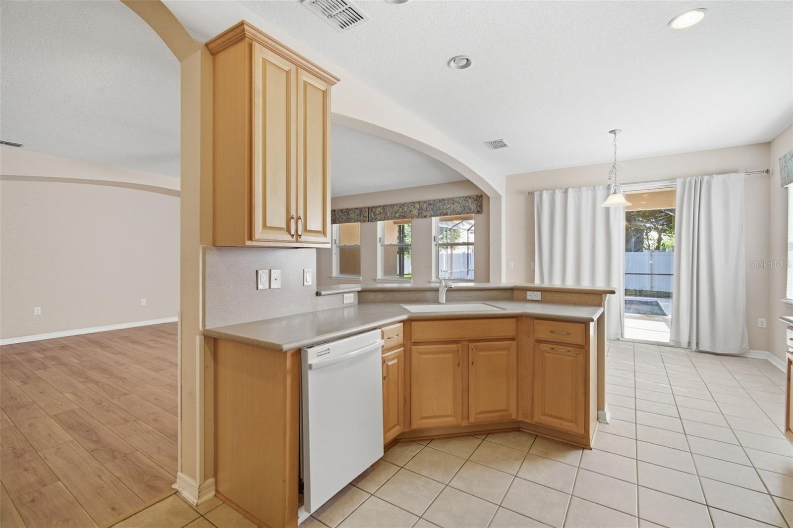 1520 RHODESWELL LN, DOVER, FL, 33527