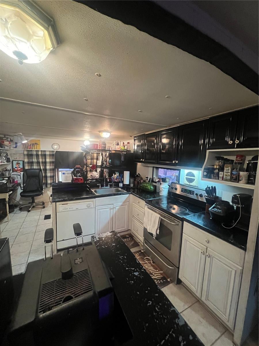 4021 LOWELL LN, ZEPHYRHILLS, FL, 33541