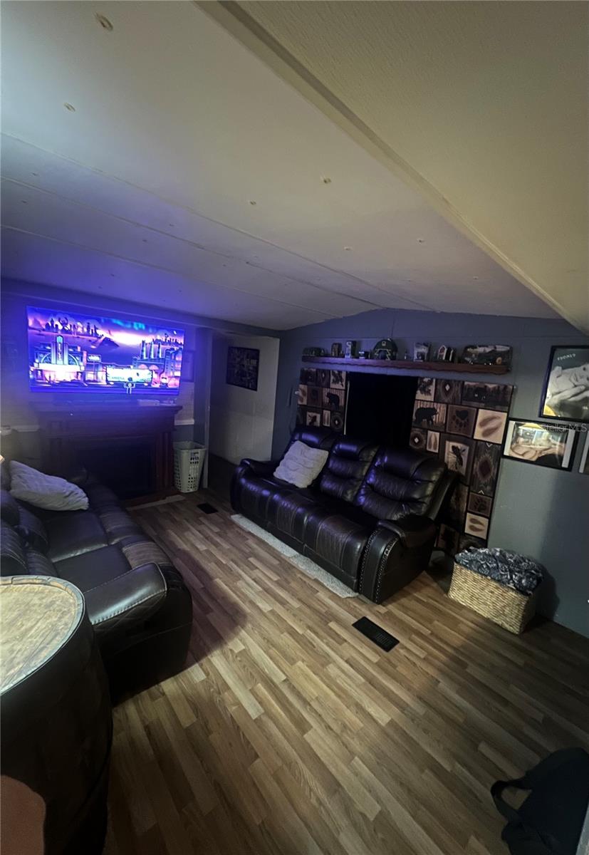 4021 LOWELL LN, ZEPHYRHILLS, FL, 33541