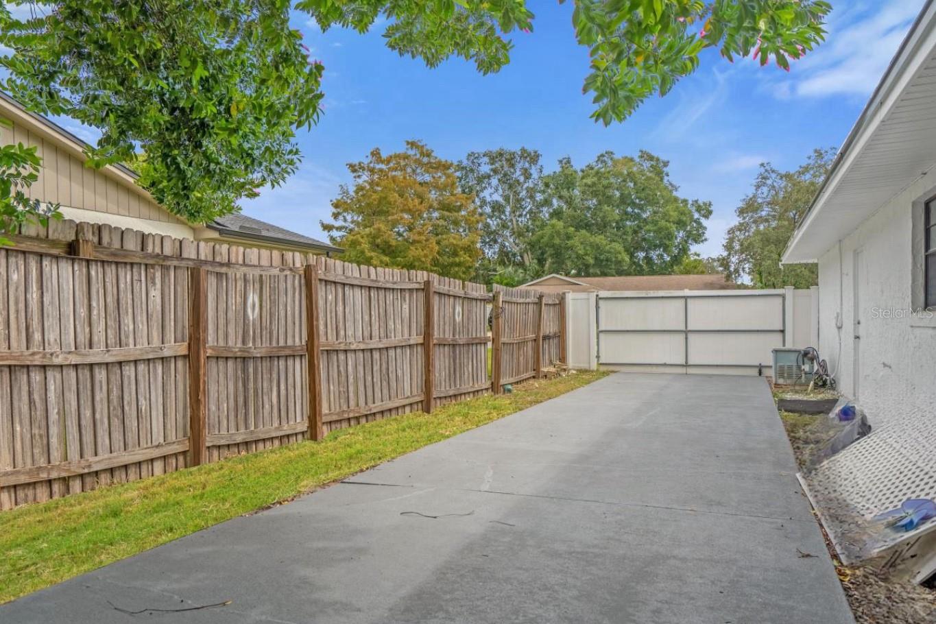 8241 CARAWAY DR, ORLANDO, FL, 32819
