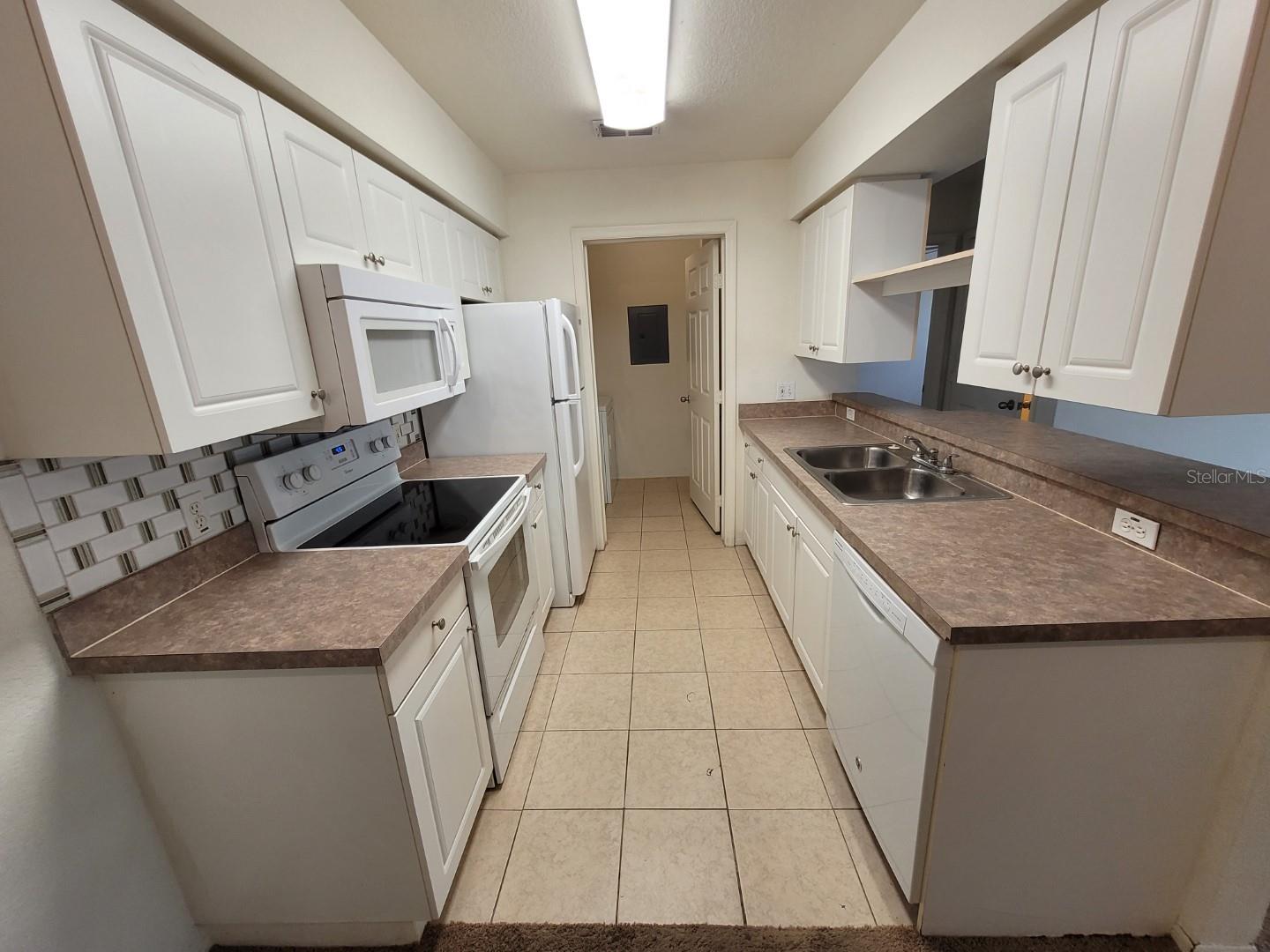 5914 WILLOW RIDGE DR #101, ZEPHYRHILLS, FL, 33541