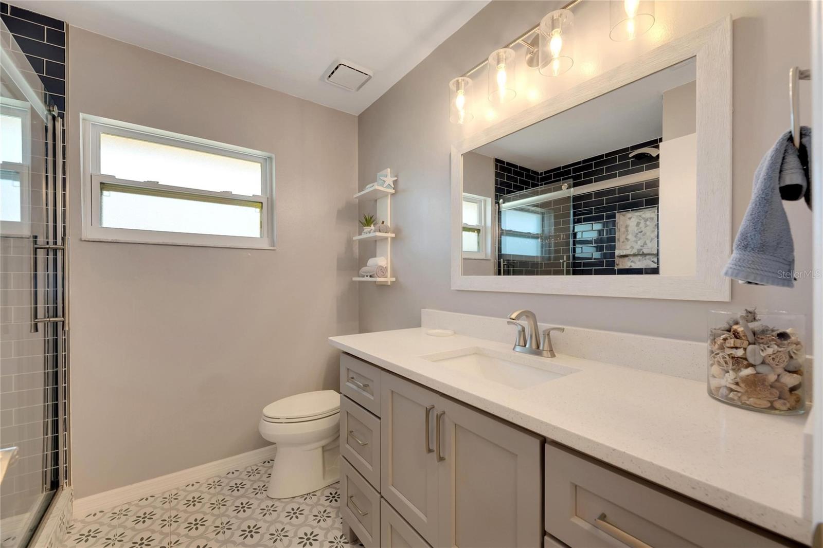 2002 E VIEW DR, SUN CITY CENTER, FL, 33573