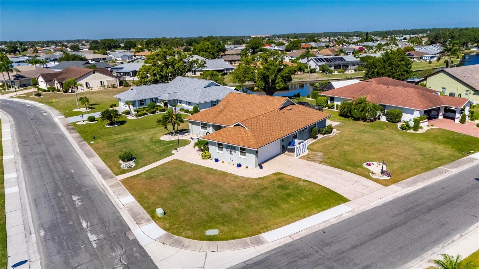 2002 E VIEW DR, SUN CITY CENTER, FL, 33573