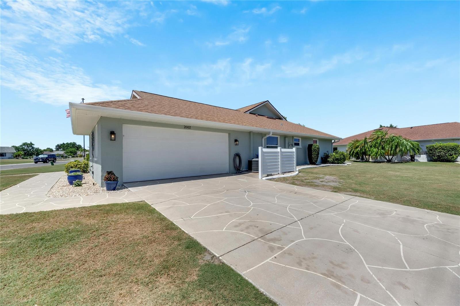 2002 E VIEW DR, SUN CITY CENTER, FL, 33573