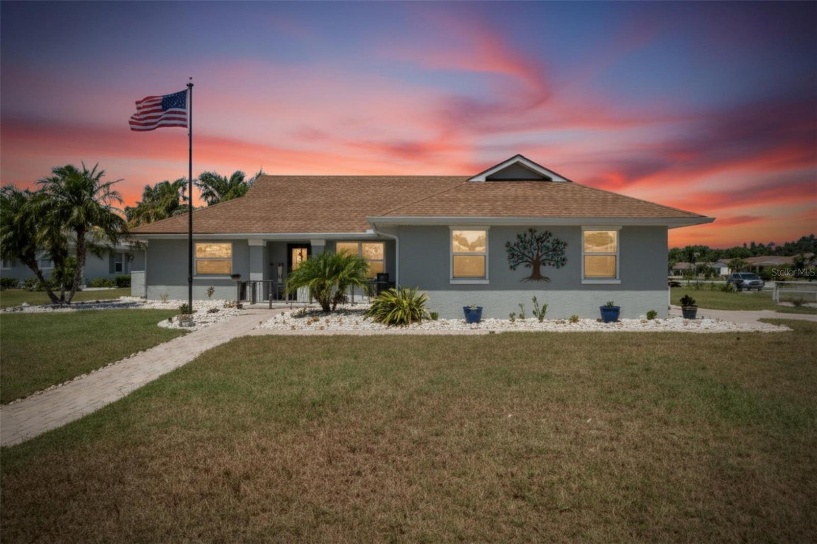 2002 E VIEW DR, SUN CITY CENTER, FL, 33573