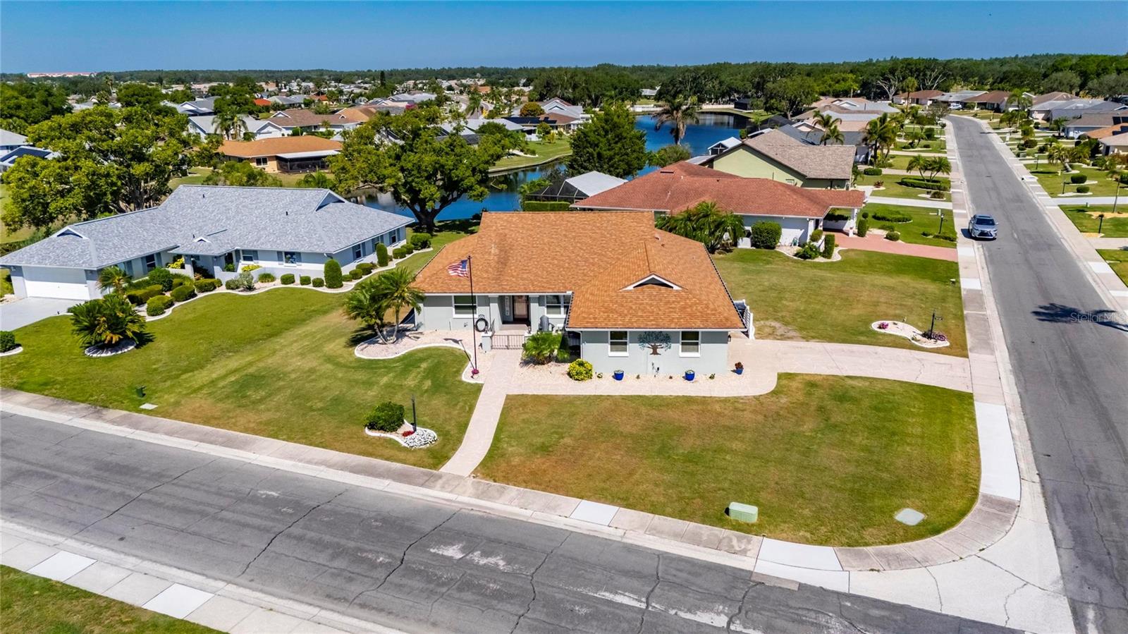 2002 E VIEW DR, SUN CITY CENTER, FL, 33573