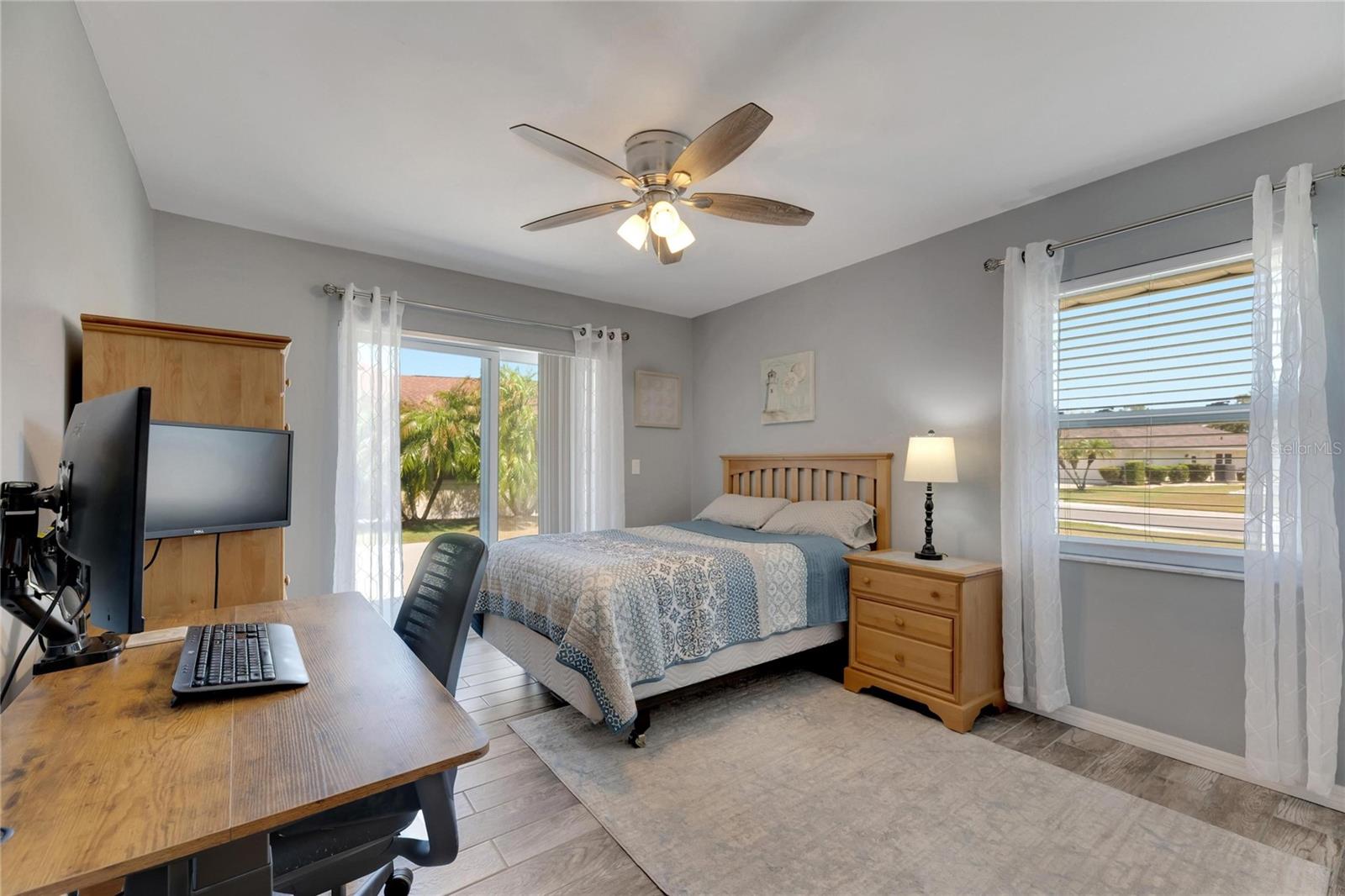 2002 E VIEW DR, SUN CITY CENTER, FL, 33573