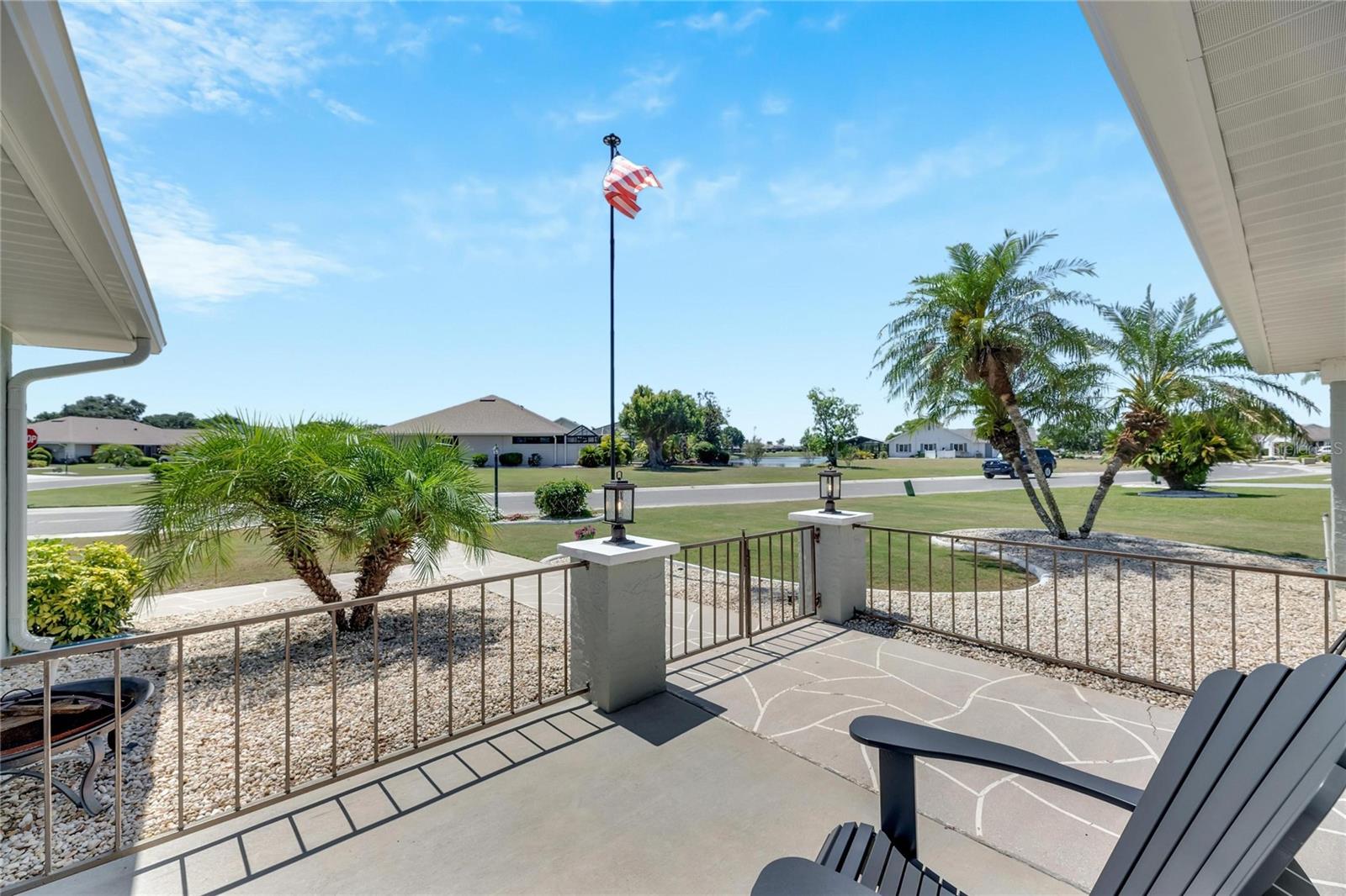 2002 E VIEW DR, SUN CITY CENTER, FL, 33573