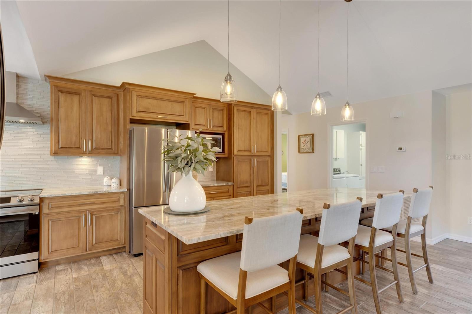 2002 E VIEW DR, SUN CITY CENTER, FL, 33573