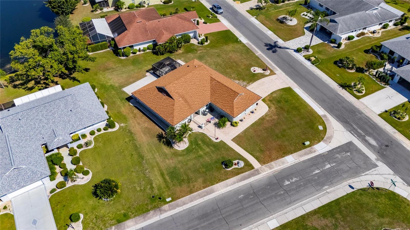 2002 E VIEW DR, SUN CITY CENTER, FL, 33573