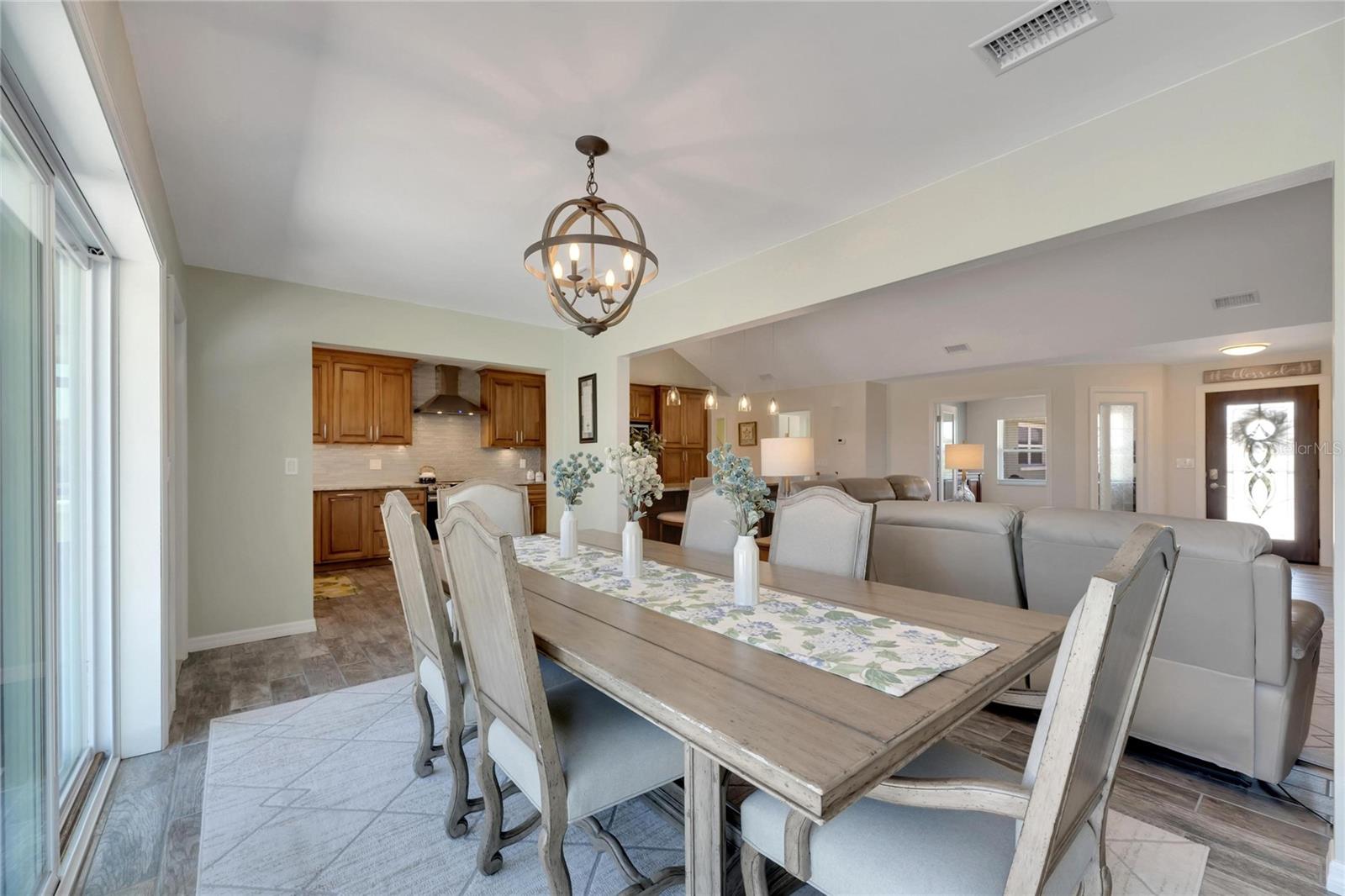 2002 E VIEW DR, SUN CITY CENTER, FL, 33573