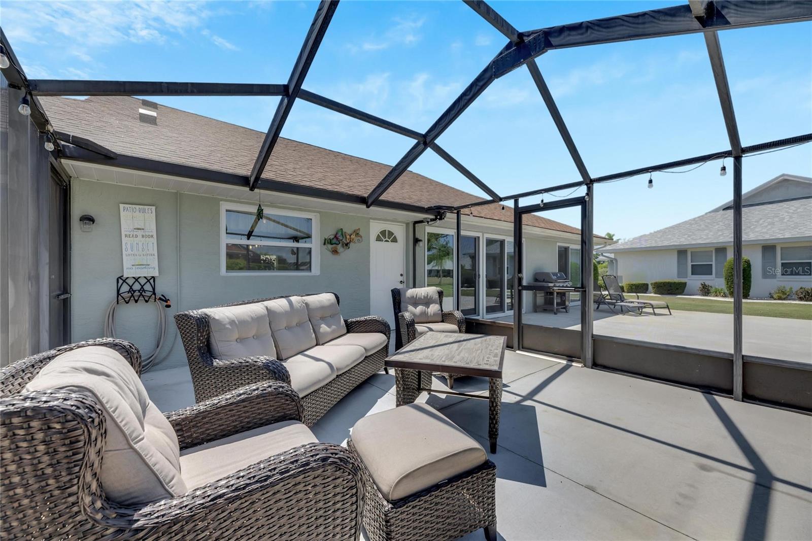 2002 E VIEW DR, SUN CITY CENTER, FL, 33573