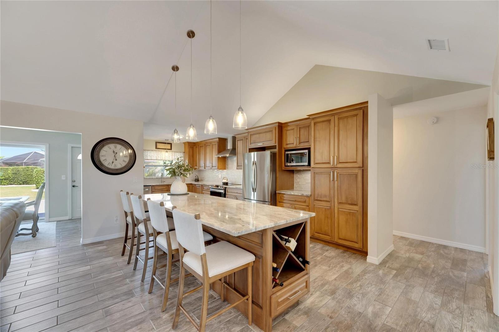 2002 E VIEW DR, SUN CITY CENTER, FL, 33573