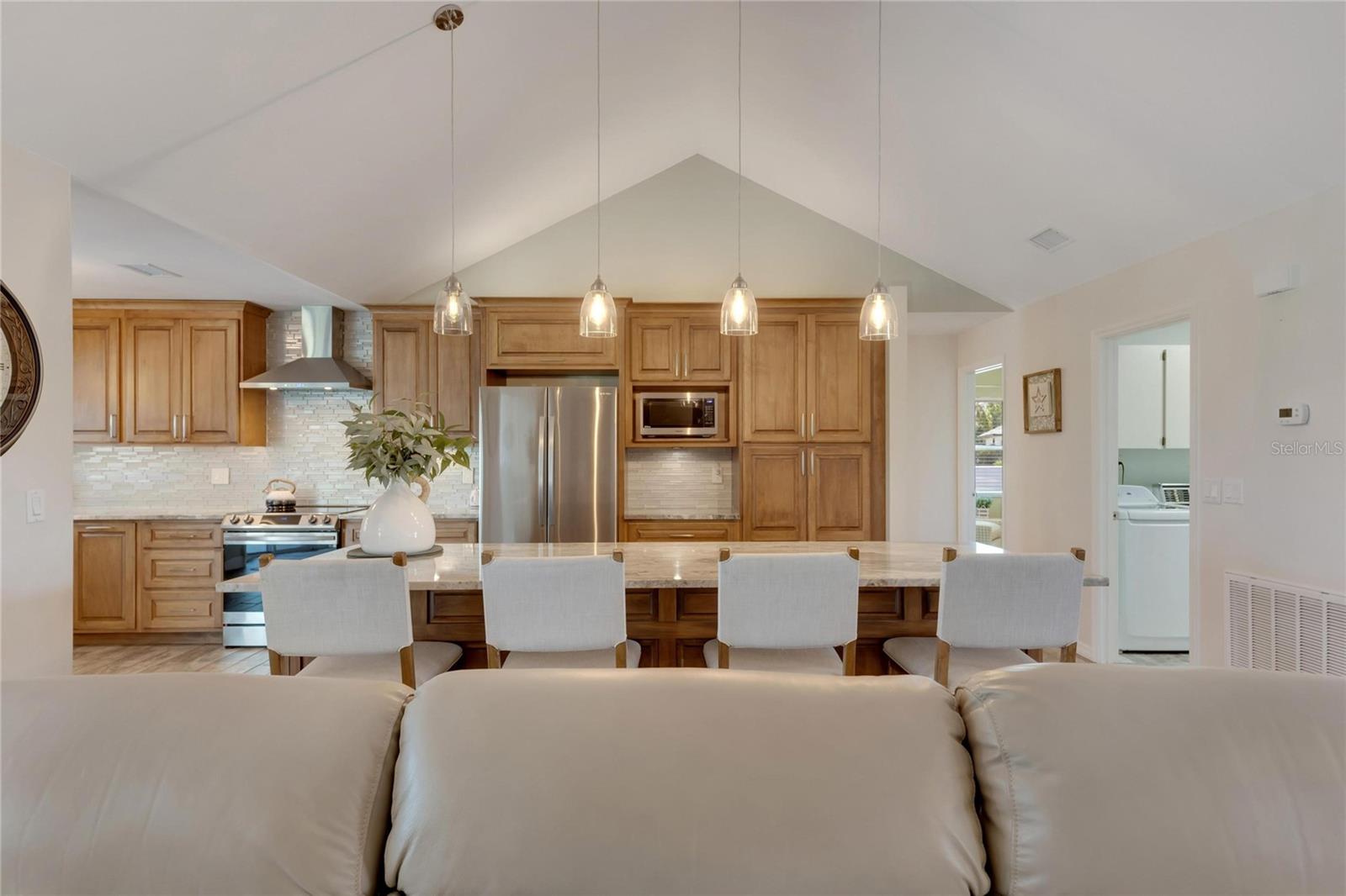 2002 E VIEW DR, SUN CITY CENTER, FL, 33573