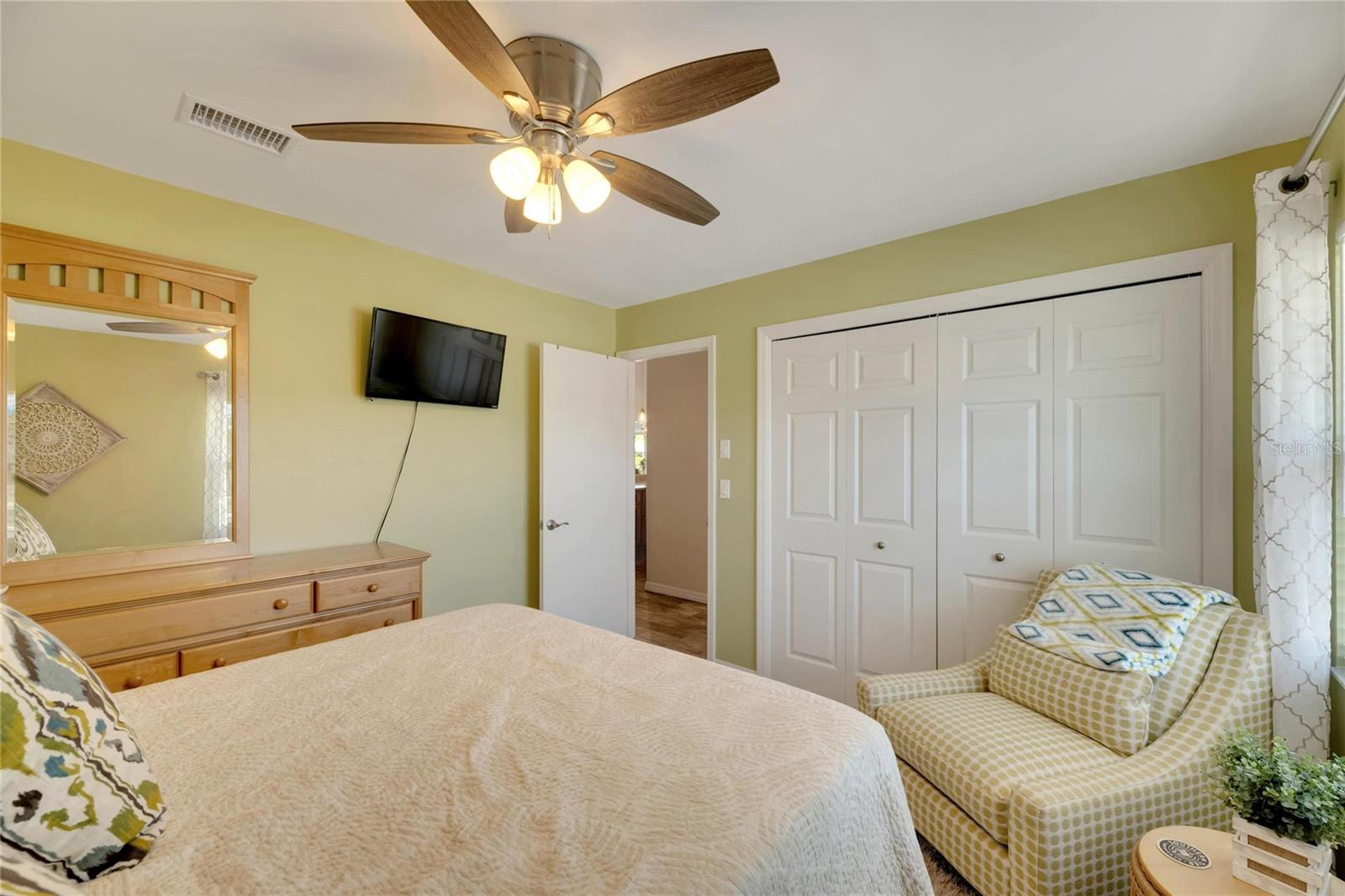 2002 E VIEW DR, SUN CITY CENTER, FL, 33573