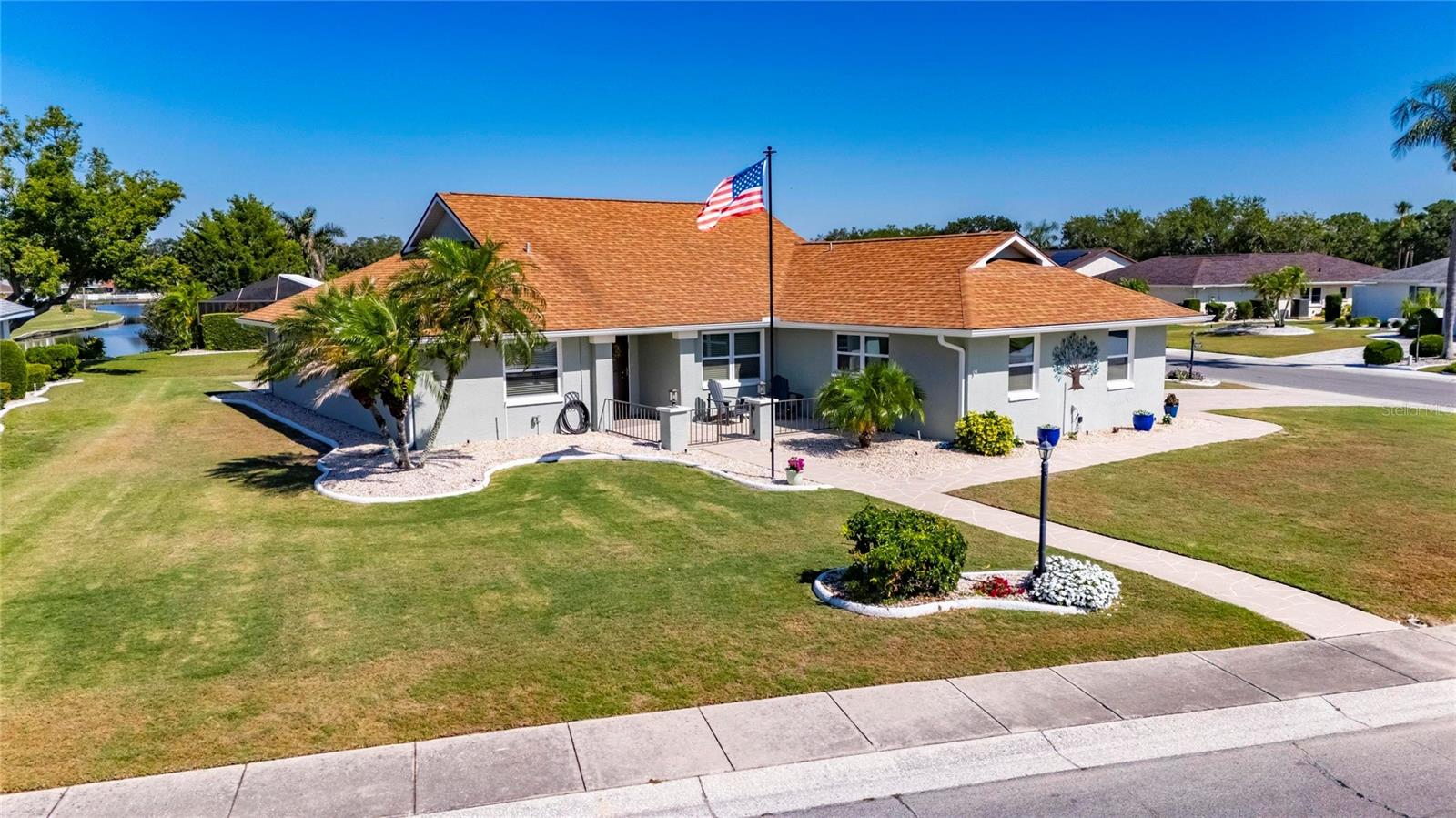 2002 E VIEW DR, SUN CITY CENTER, FL, 33573