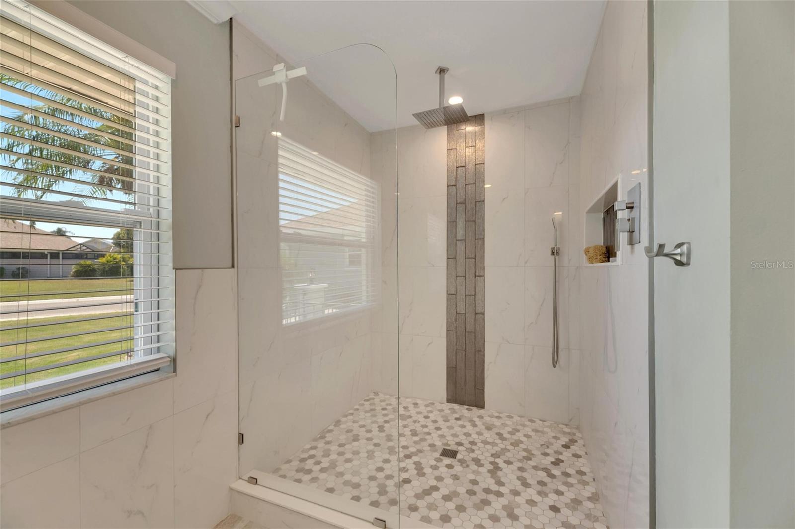 2002 E VIEW DR, SUN CITY CENTER, FL, 33573