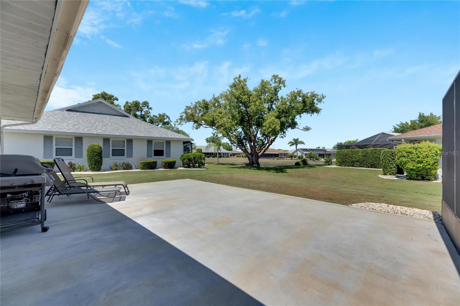 2002 E VIEW DR, SUN CITY CENTER, FL, 33573