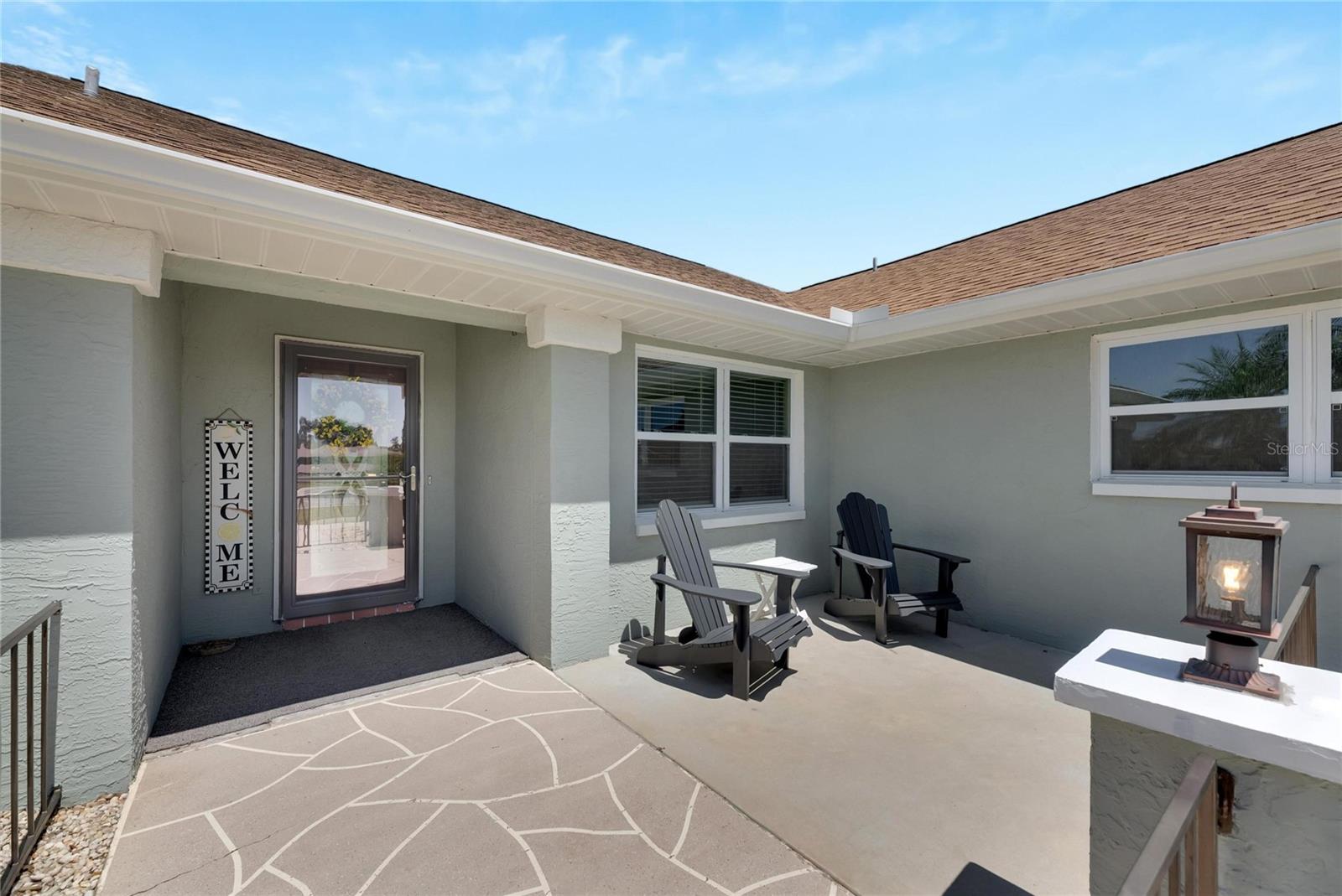 2002 E VIEW DR, SUN CITY CENTER, FL, 33573