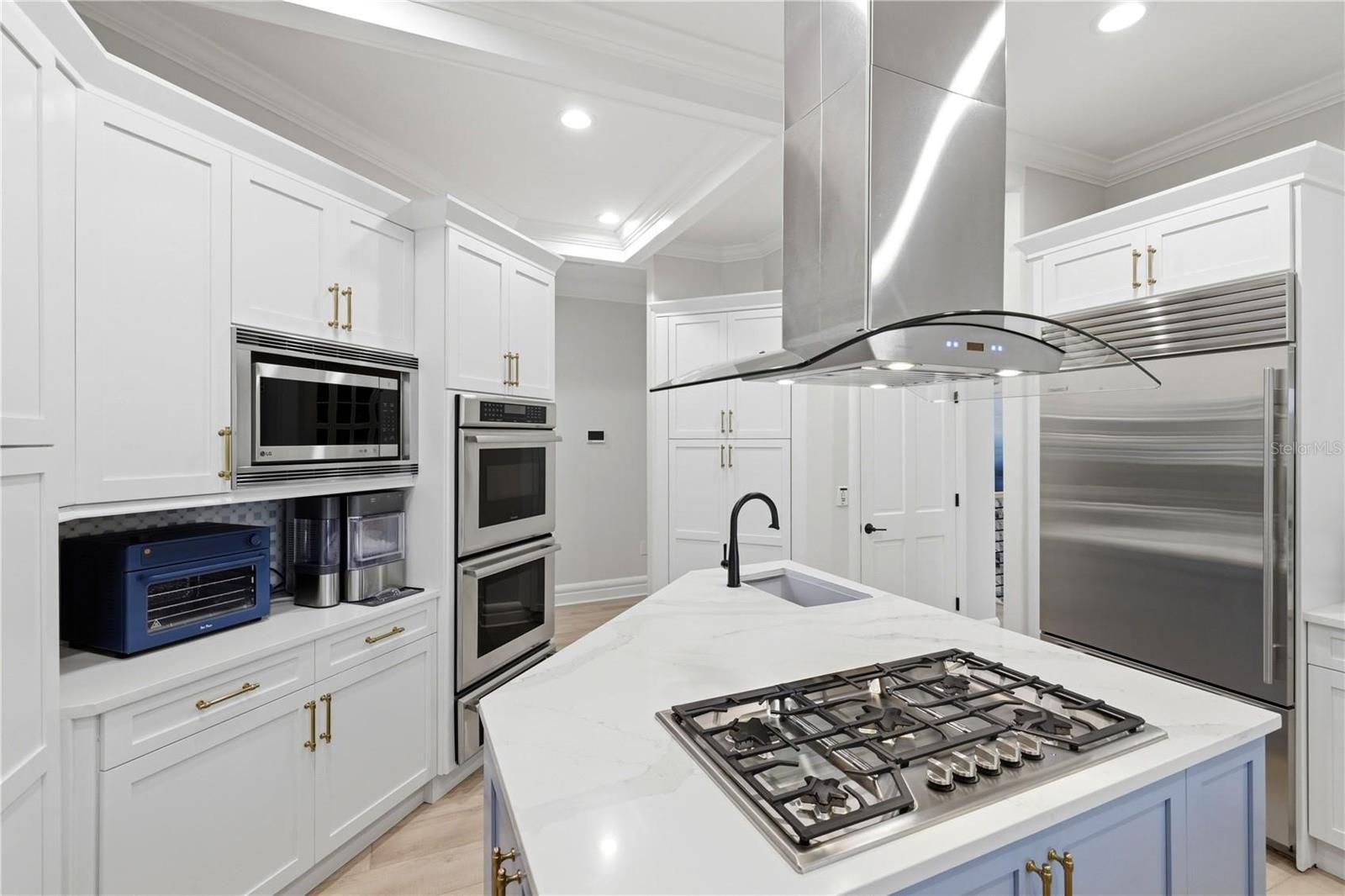 4034 ROBERTS POINT RD, SARASOTA, FL, 34242