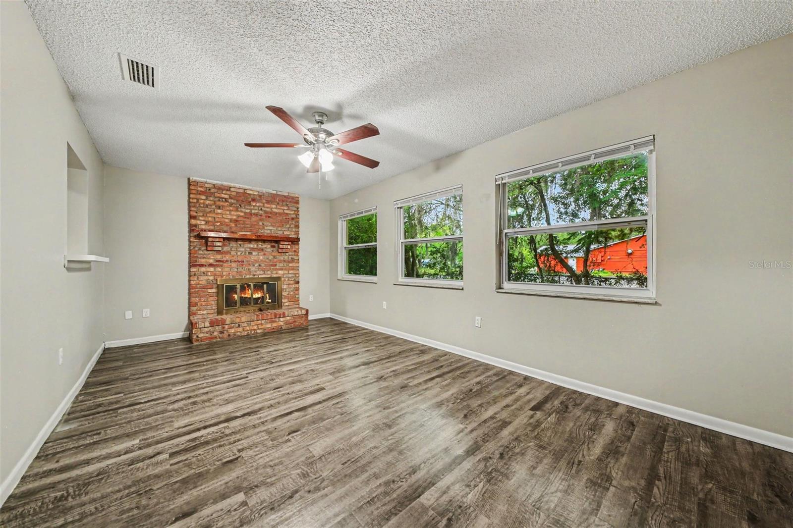 2318 JOBBINS DR, LEESBURG, FL, 34748