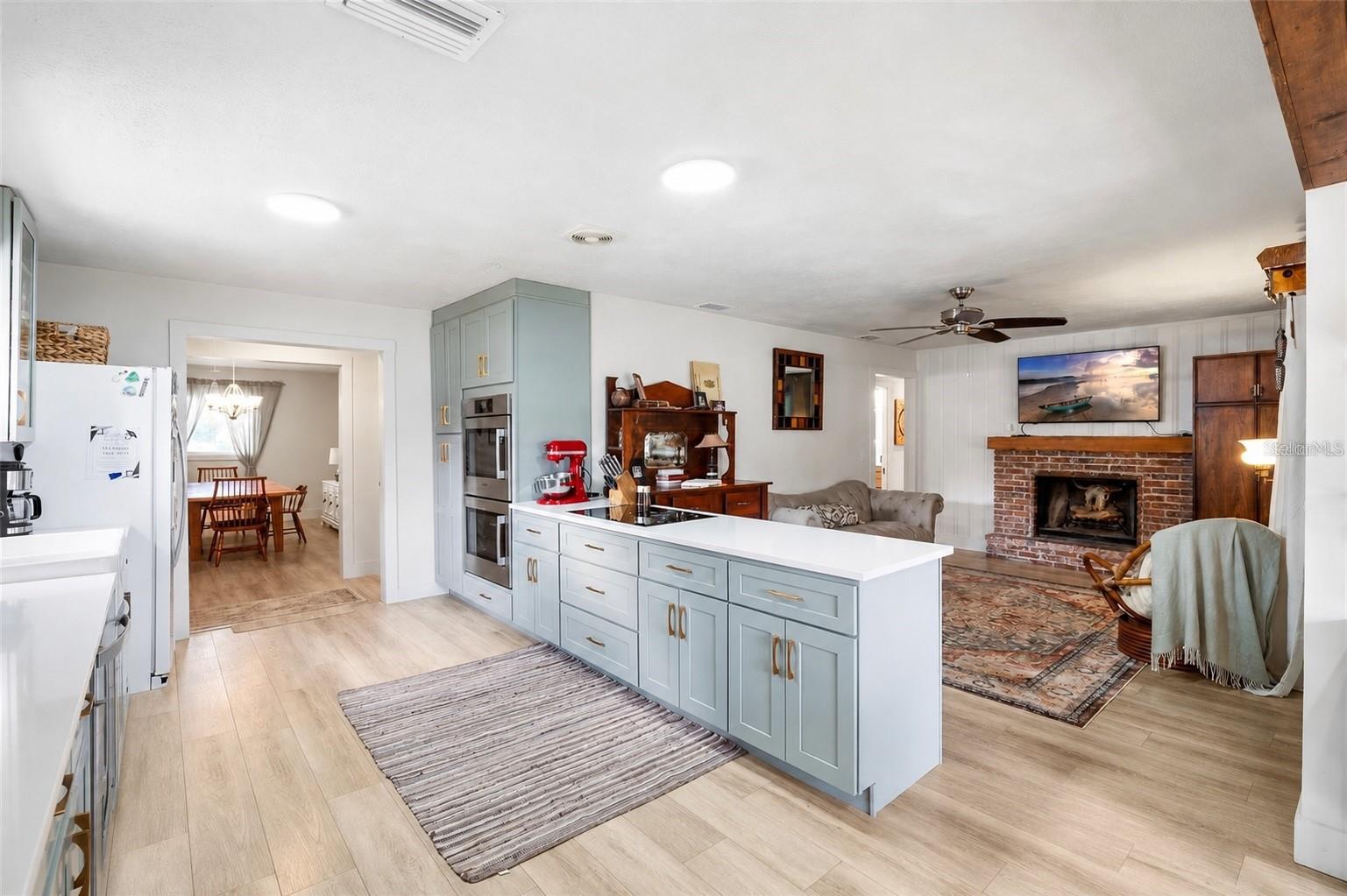 8212 SUNNY VALE PL, TAMPA, FL, 33615
