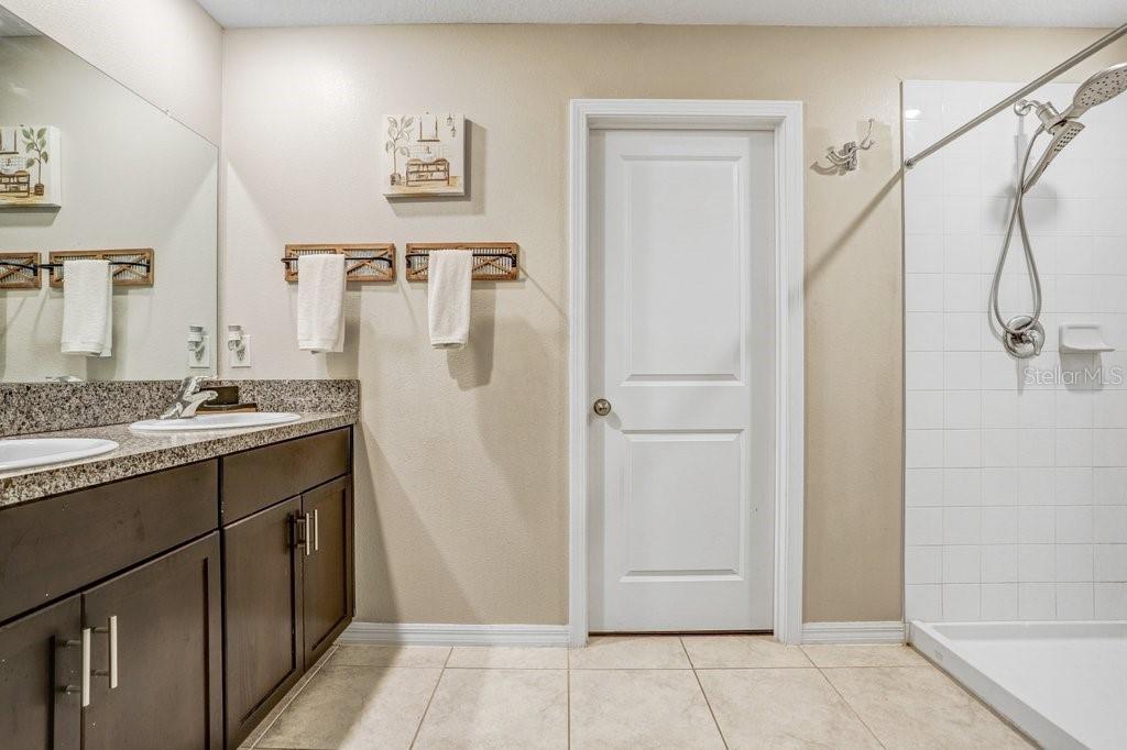 5426 RAINWOOD MEADOWS DR, APOLLO BEACH, FL, 33572