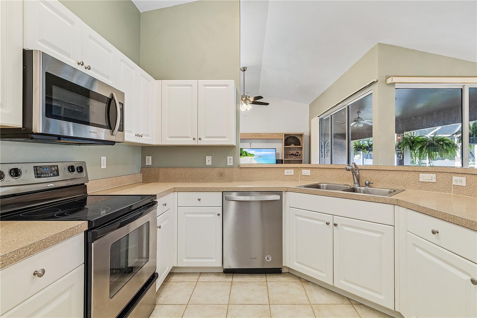 810 SW 10TH PL, CAPE CORAL, FL, 33991