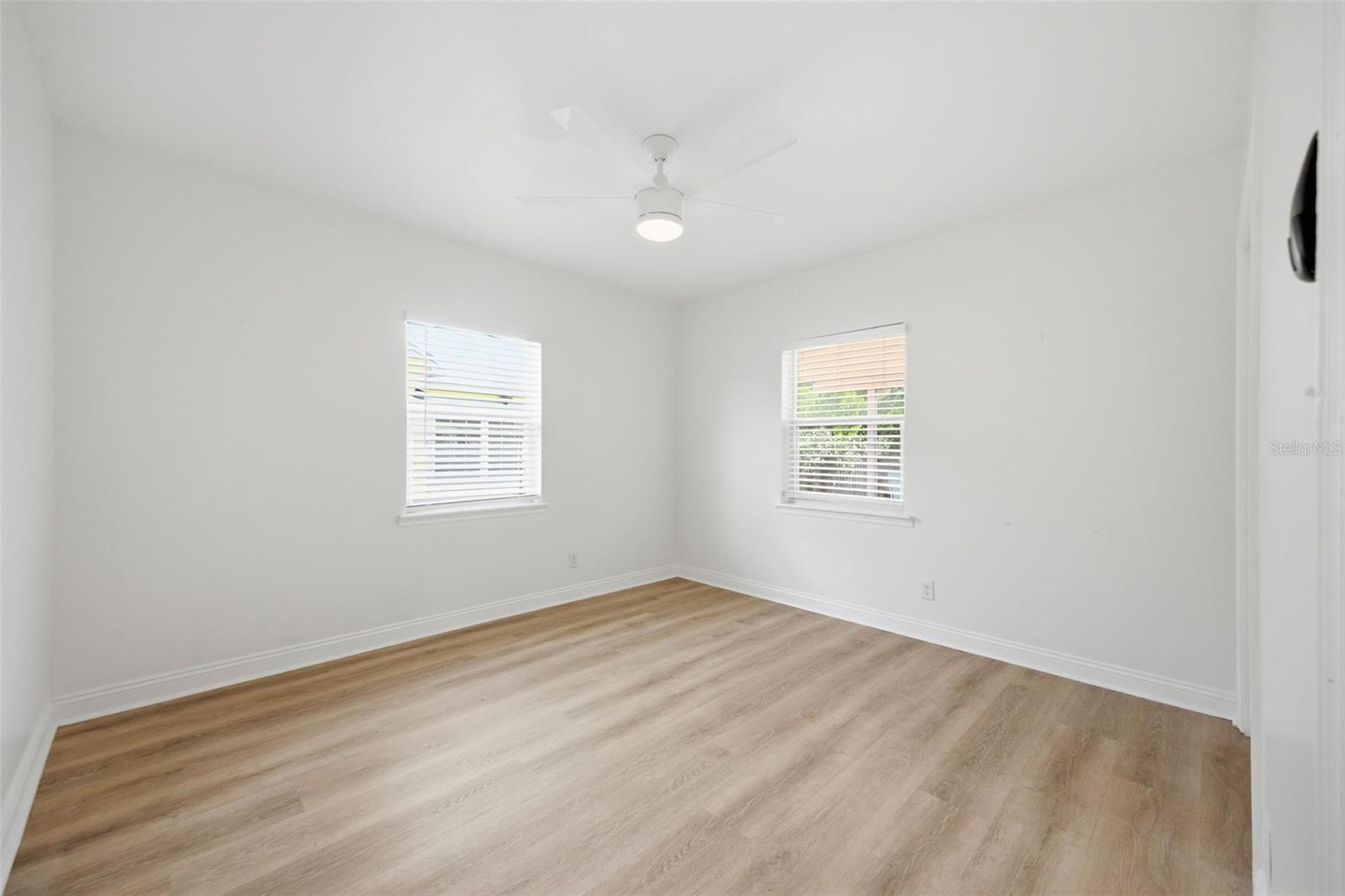 1337 34TH AVE N, ST PETERSBURG, FL, 33704