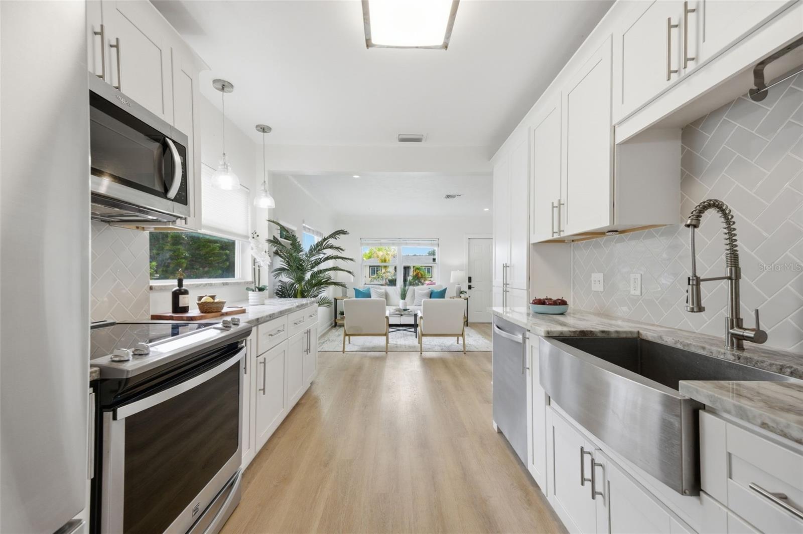 1337 34TH AVE N, ST PETERSBURG, FL, 33704
