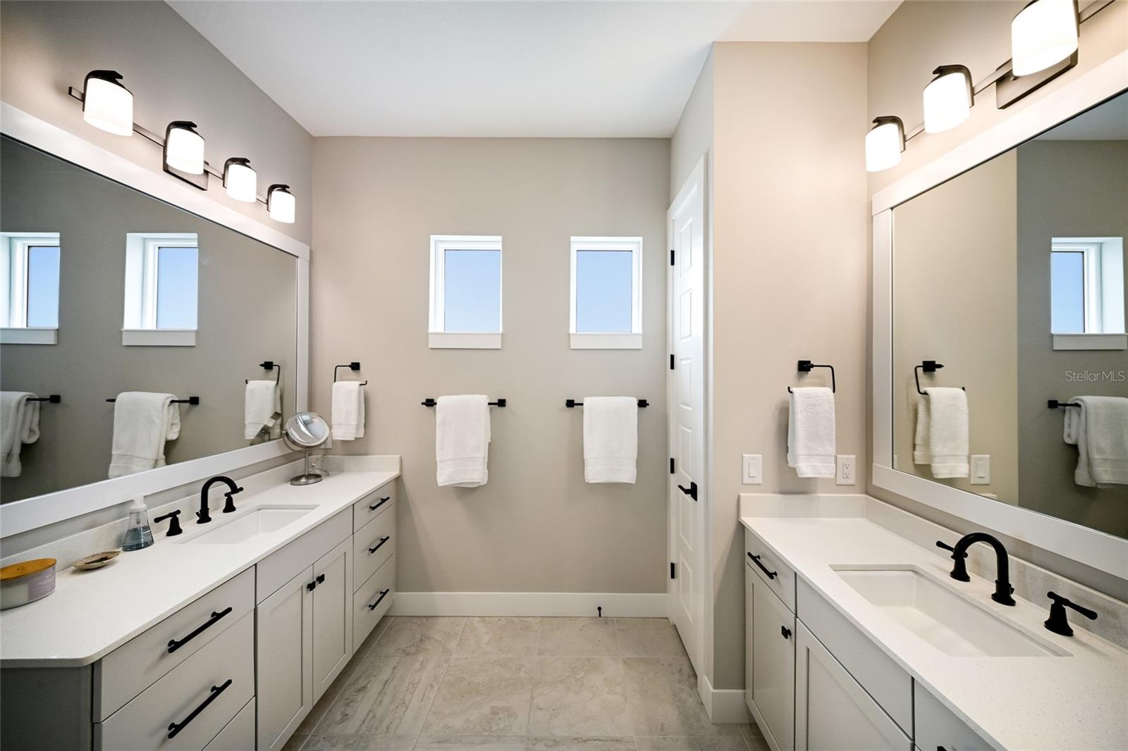 8092 GRANDE SHORES DR, SARASOTA, FL, 34240