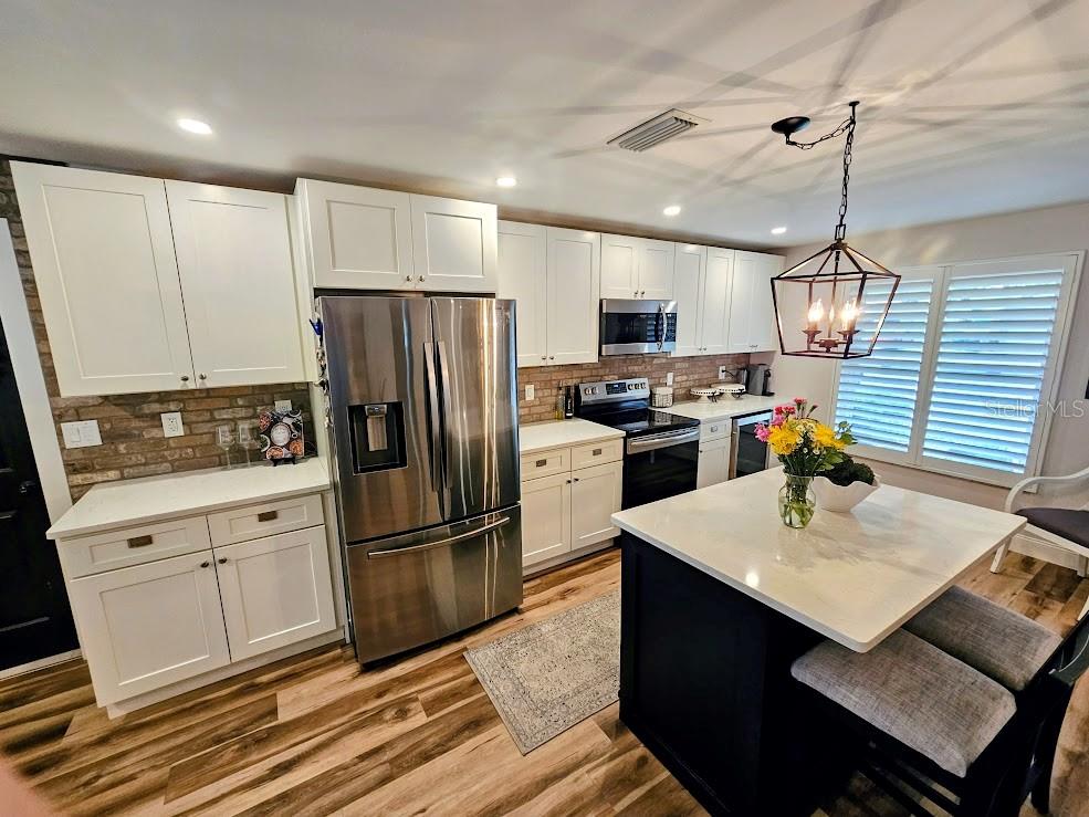 2186 OAK GROVE DR, CLEARWATER, FL, 33764