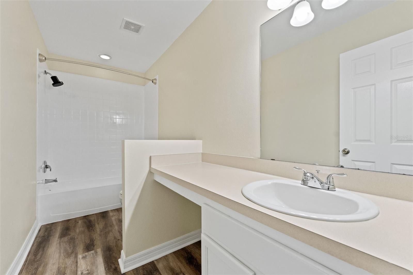 8421 EDGEWATER PLACE BLVD, TAMPA, FL, 33615