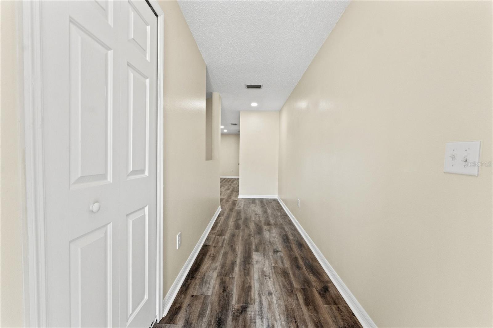 8421 EDGEWATER PLACE BLVD, TAMPA, FL, 33615