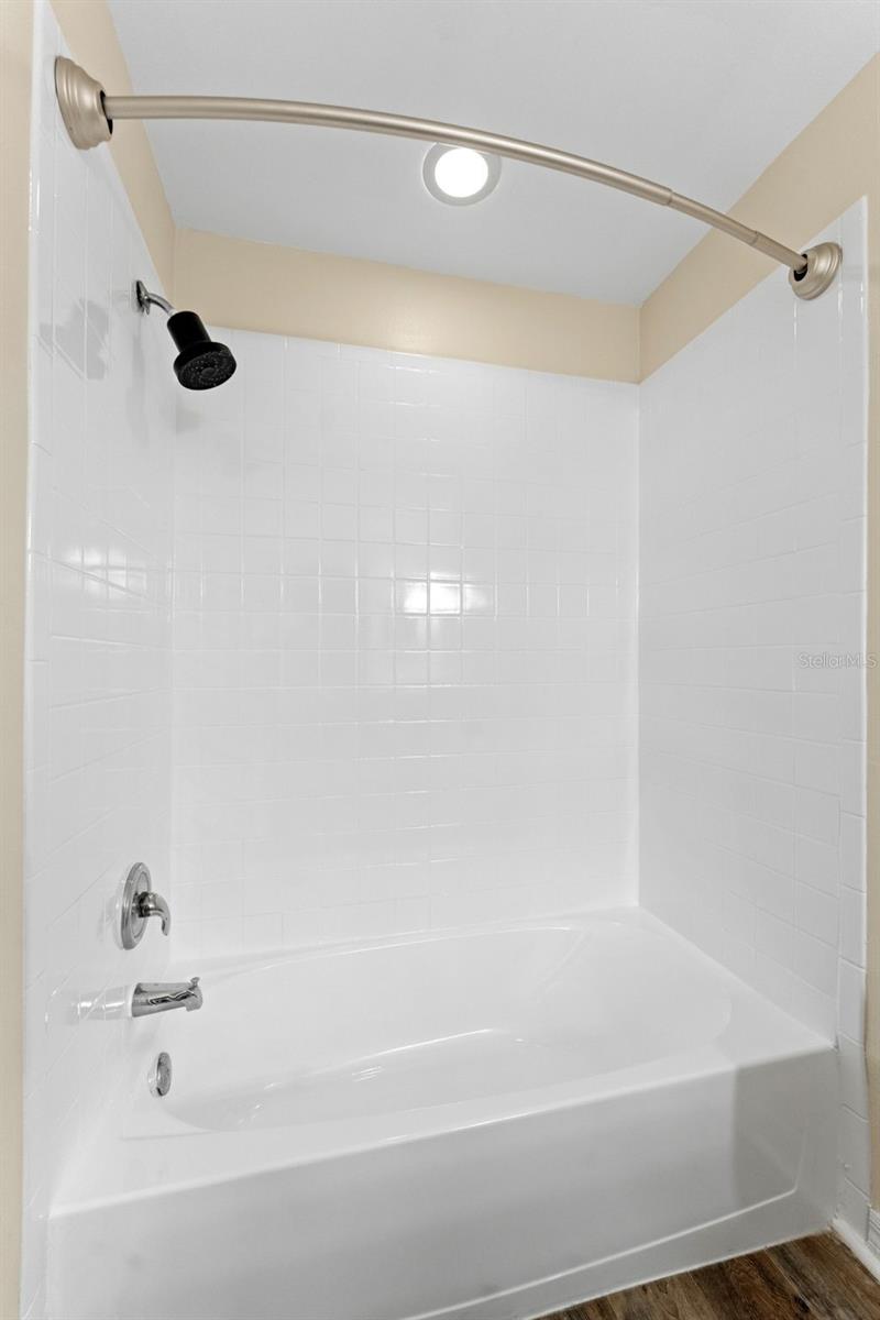 8421 EDGEWATER PLACE BLVD, TAMPA, FL, 33615