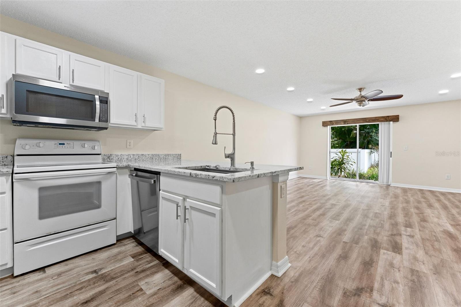 8421 EDGEWATER PLACE BLVD, TAMPA, FL, 33615